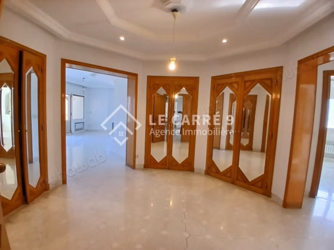À louer une Villa S5 vue mer à La Marsa