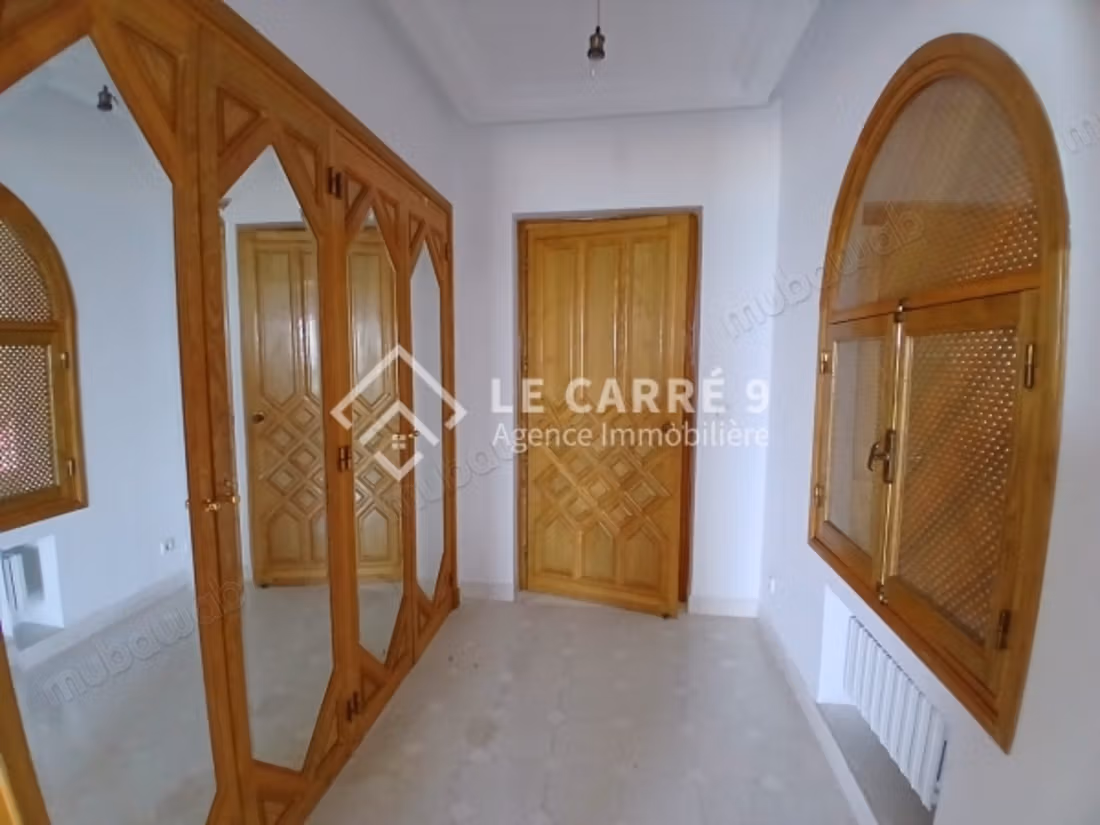 À louer une Villa S5 vue mer à La Marsa