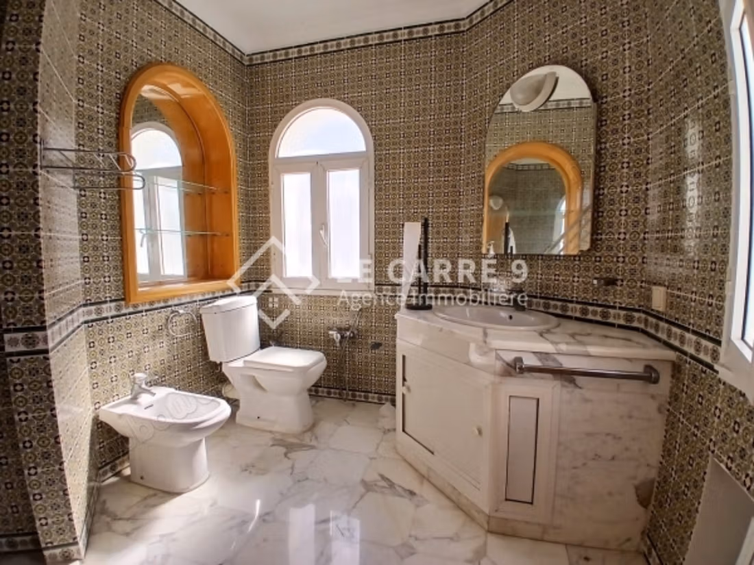 À louer une Villa S5 vue mer à La Marsa