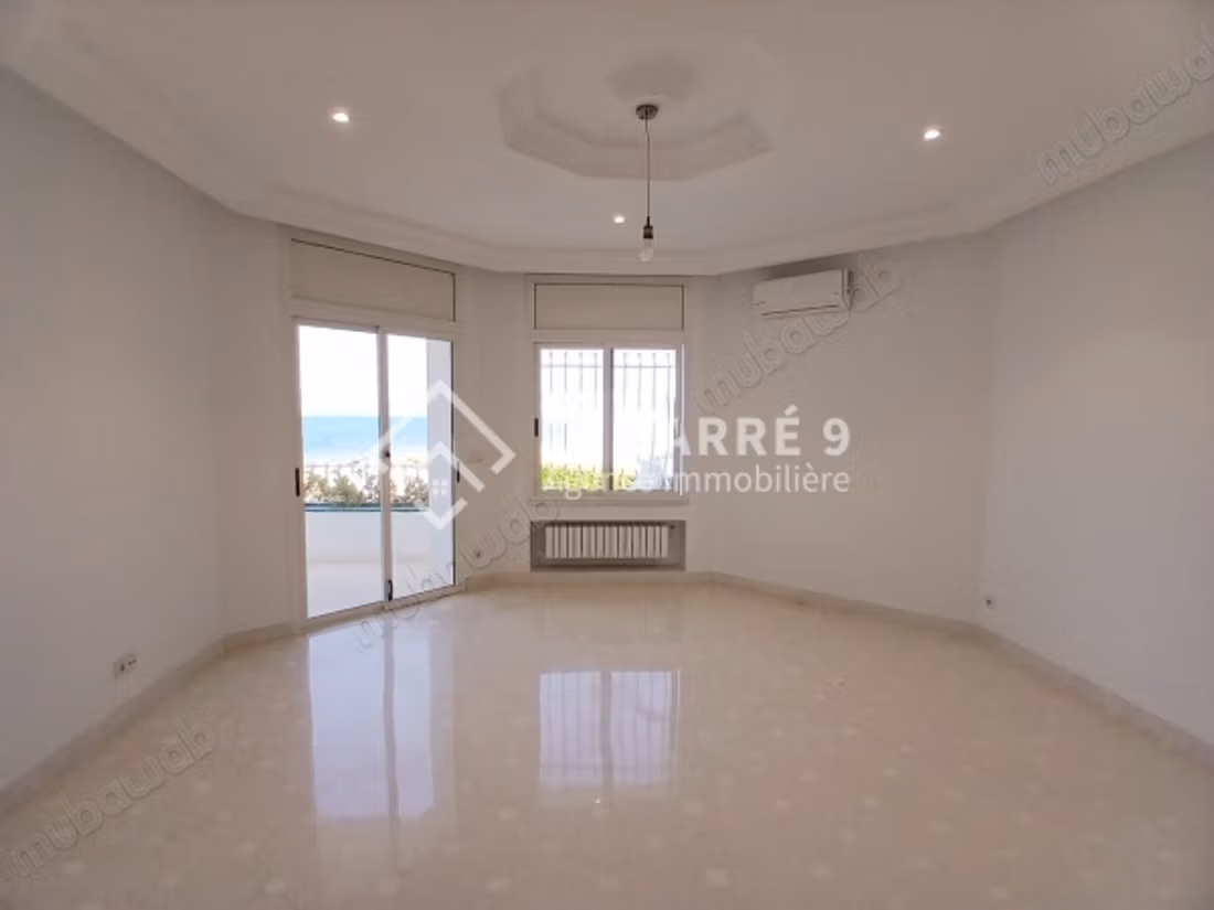 À louer une Villa S5 vue mer à La Marsa