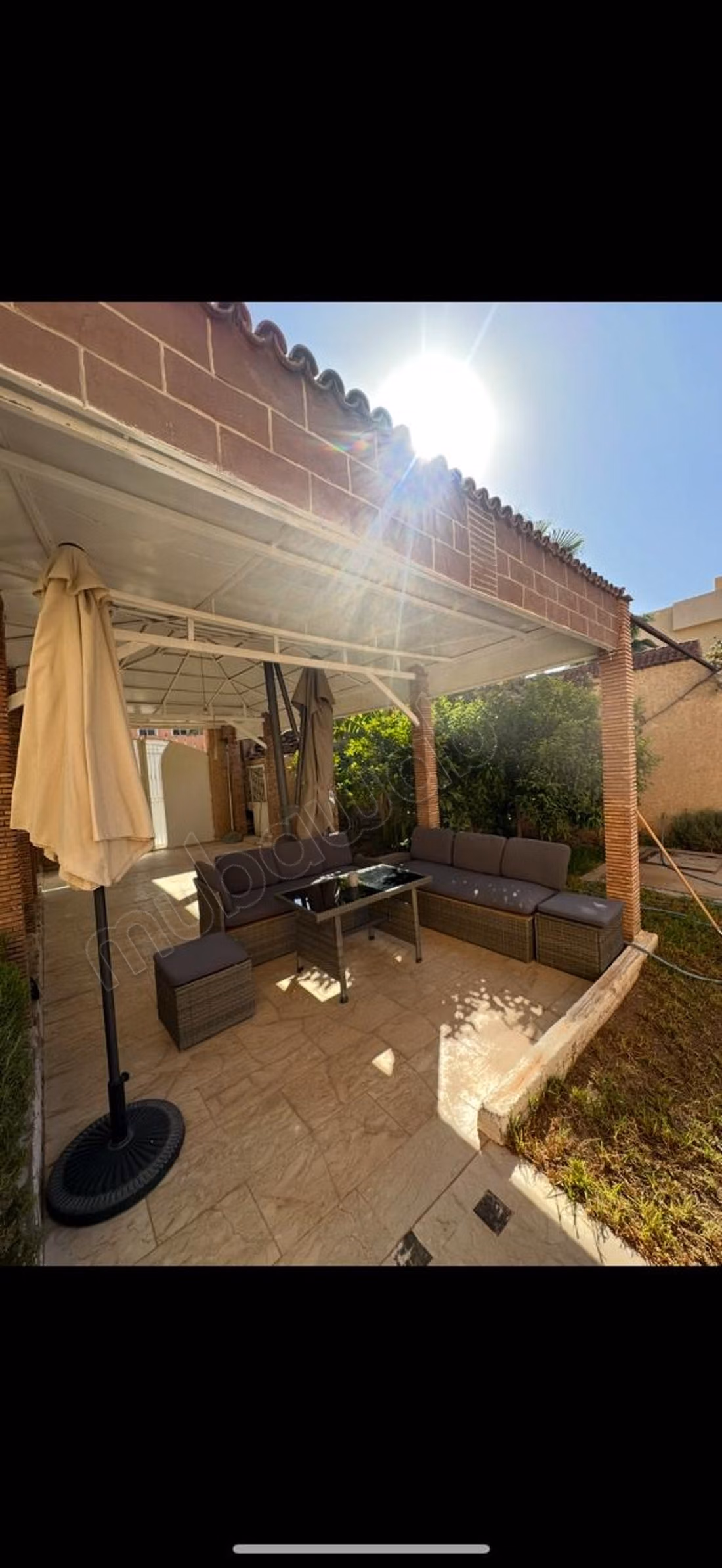 Villa van hoge standaard te huur aan de Route de Tahanaout. Oppervlakte van 532 m². Gemeubileerd