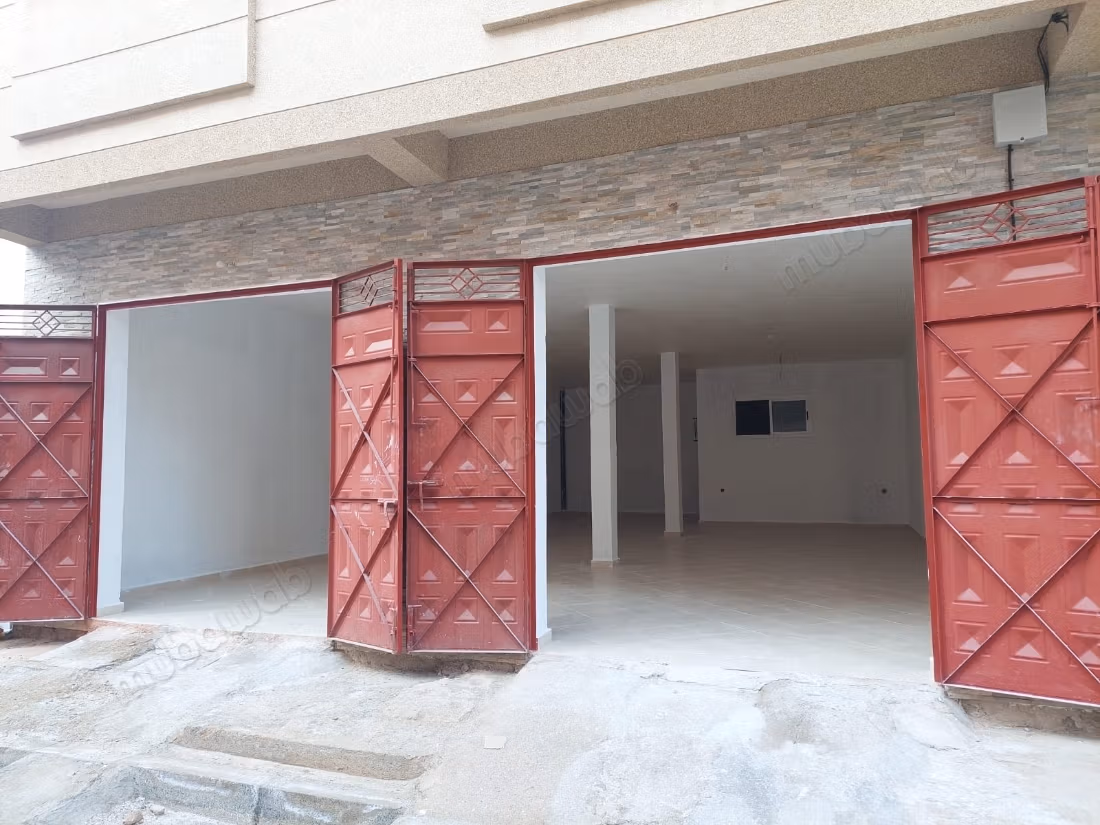 Garage dépôt de 102 m² à louer à Oulad Mimoun