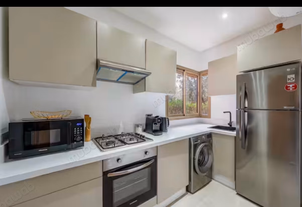 Bel appartement à vendre à Agdal. 
4 grandes pièces. 
Bien meublé