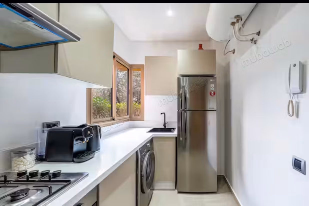 Bel appartement à vendre à Agdal. 
4 grandes pièces. 
Bien meublé