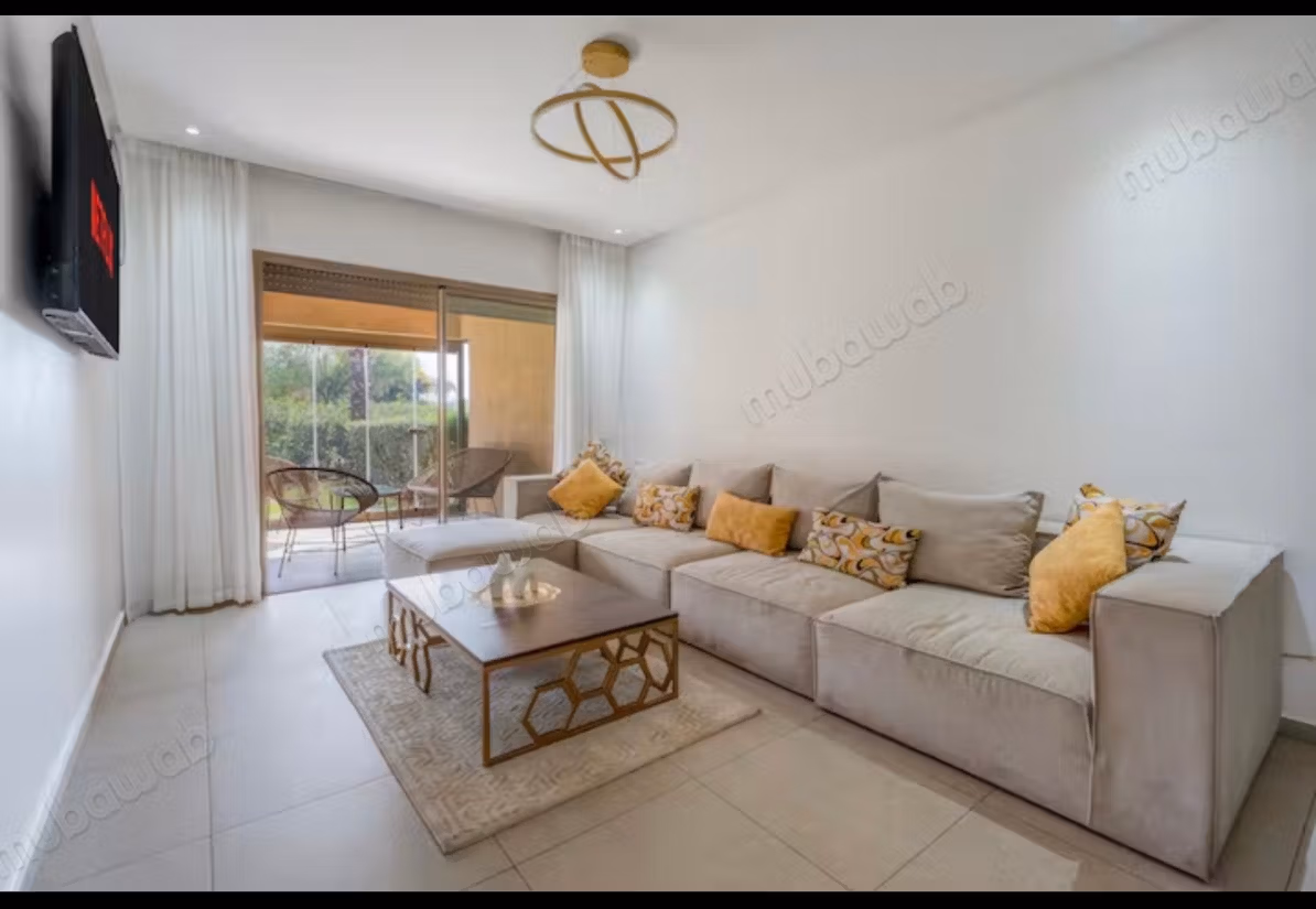 Bel appartement à vendre à Agdal. 
4 grandes pièces. 
Bien meublé