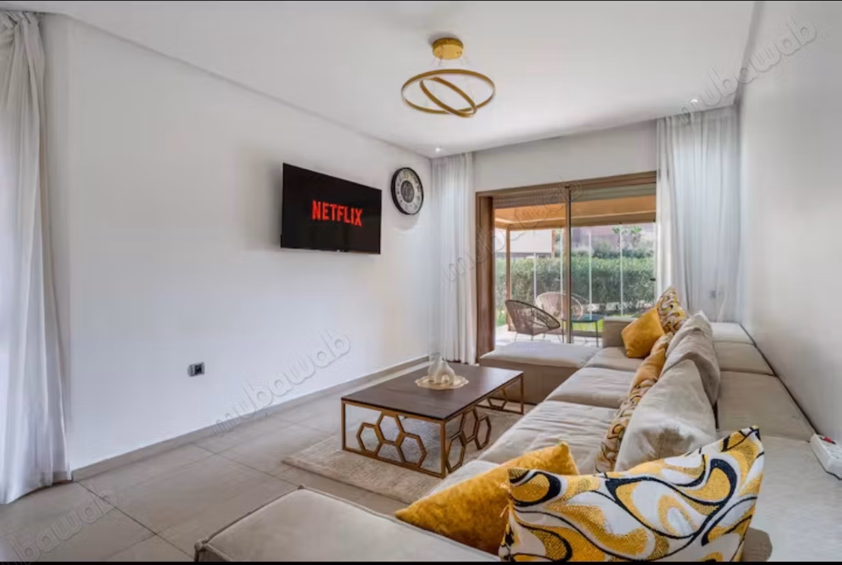 Bel appartement à vendre à Agdal. 
4 grandes pièces. 
Bien meublé