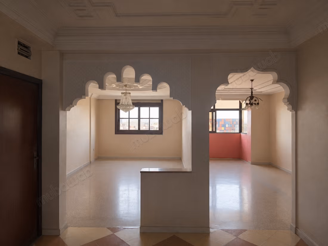 Vend appartement à Chaâbi. 
1 Pièce. 
Salon traditionnel marocain