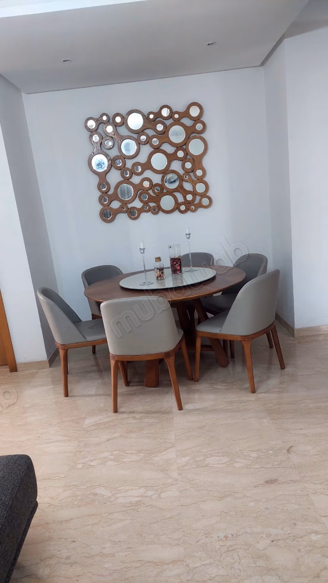 Location d'un appartement à Marina, Bab Al Bahr. 
2 chambres. 
Bien meublé