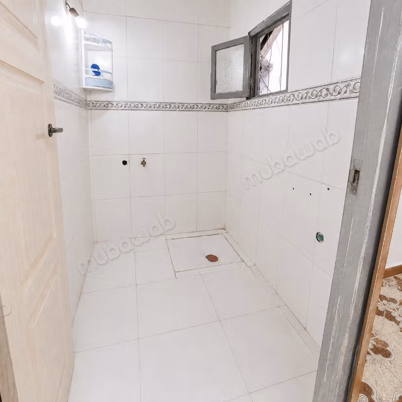 Appartement à louer au mois au premier étage à Tétouan