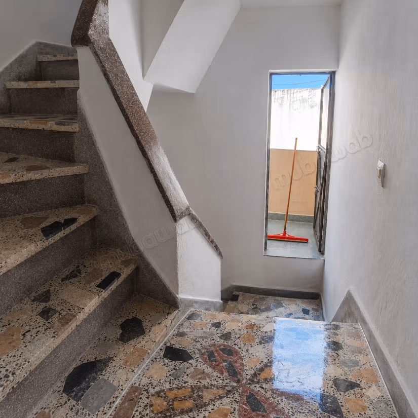Appartement à louer au mois au premier étage à Tétouan
