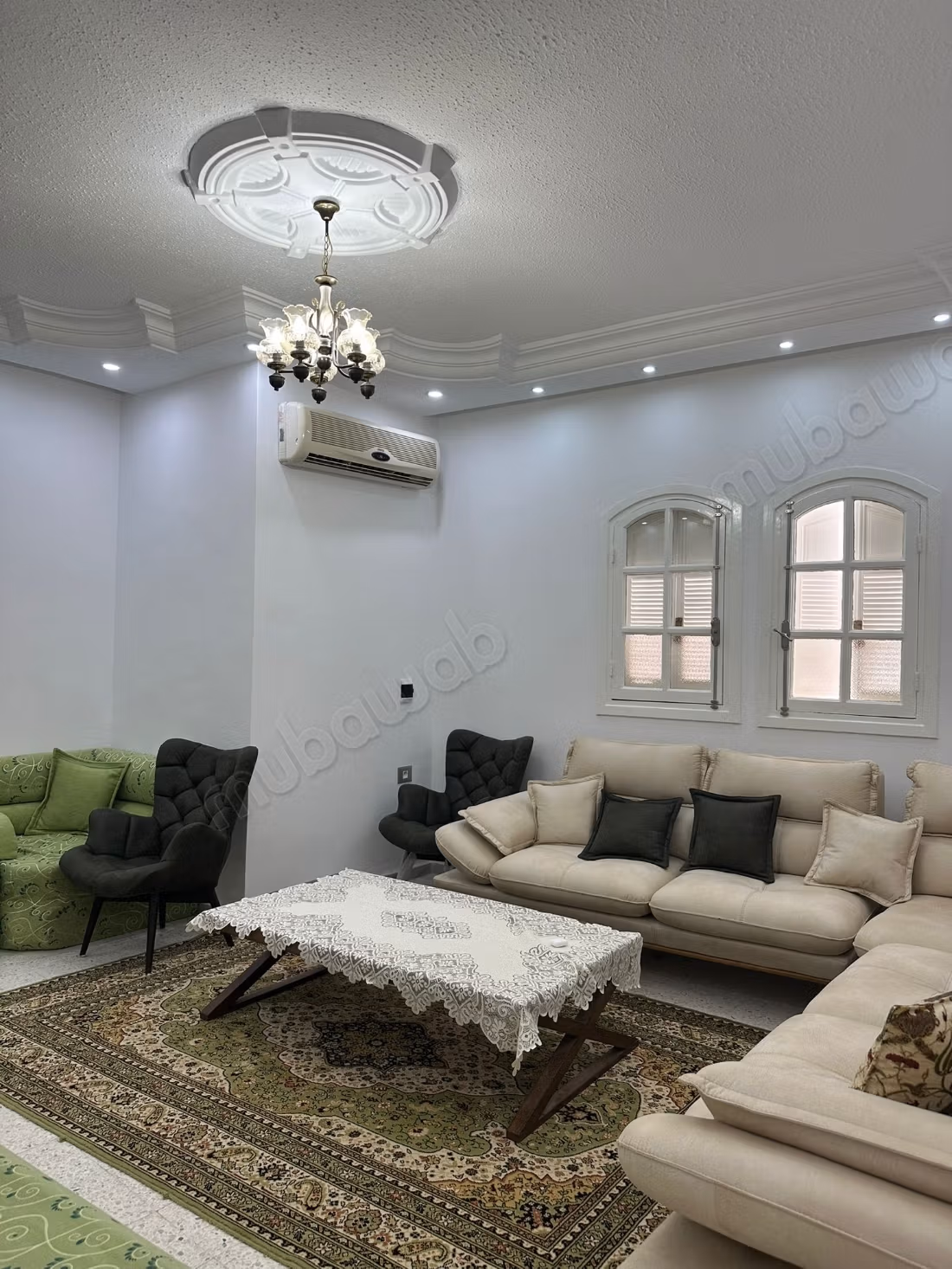 Beautiful villa made of carved stone / good location