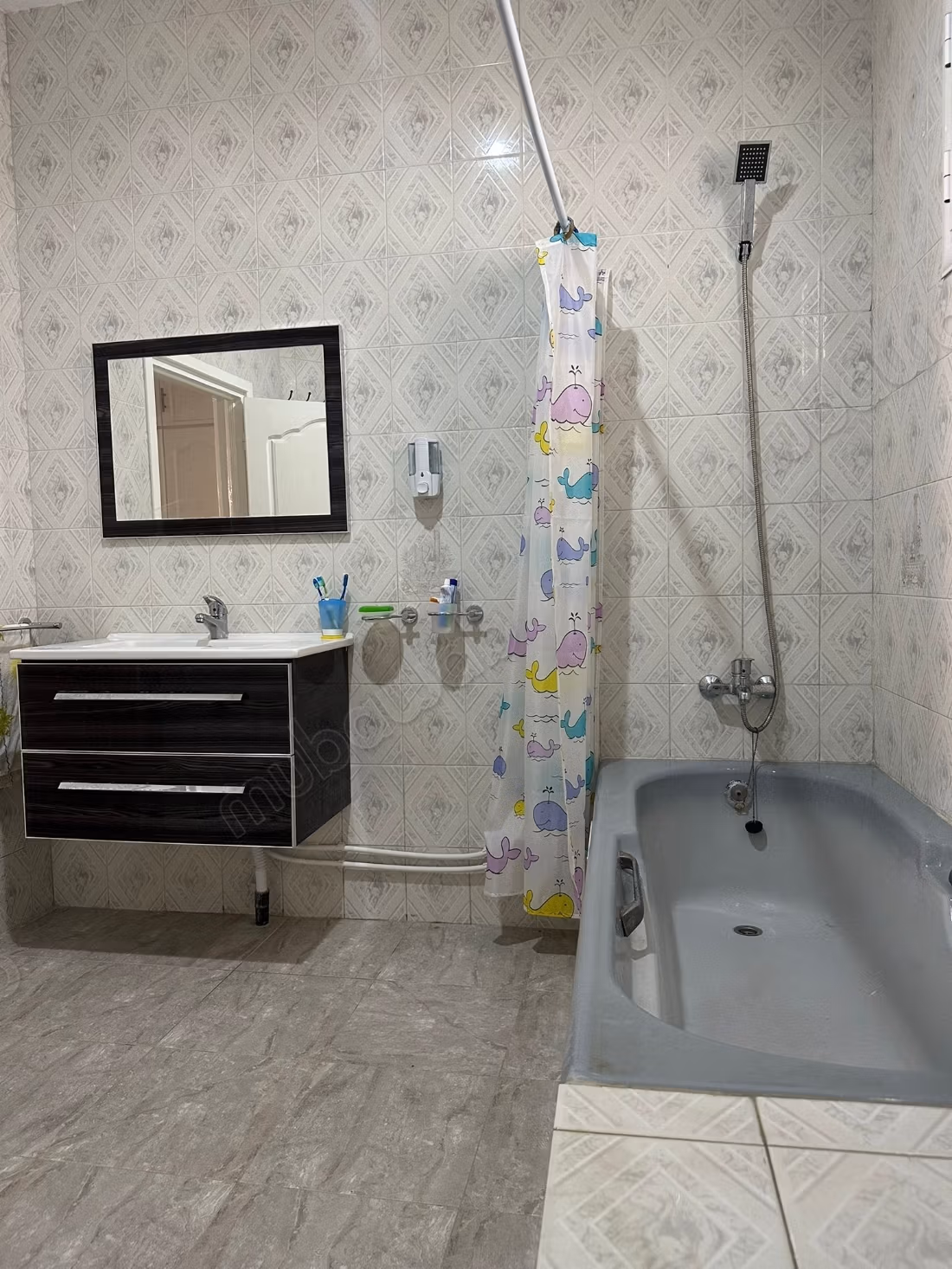 Beautiful villa made of carved stone / good location