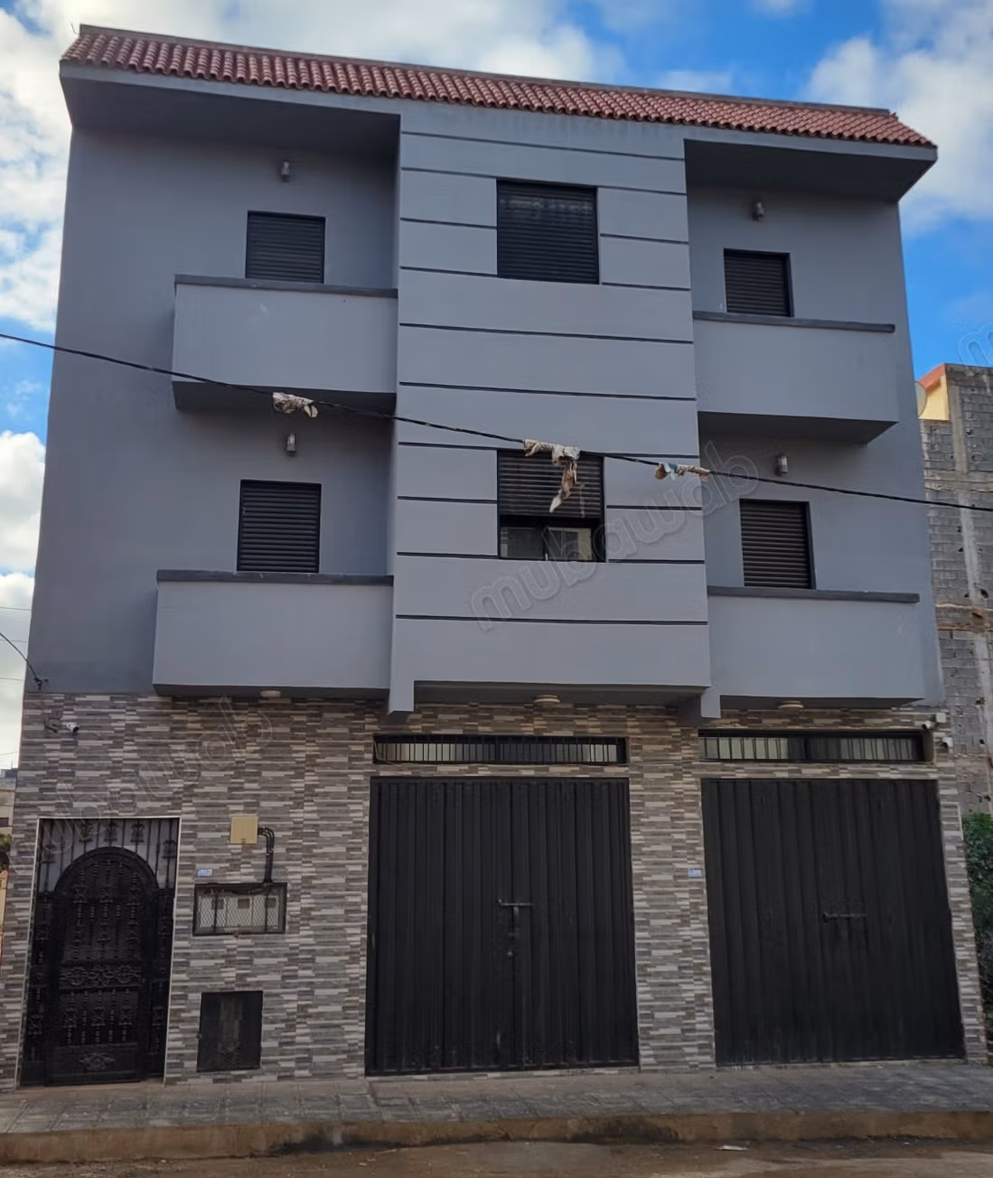 House for sale with deed title very quiet