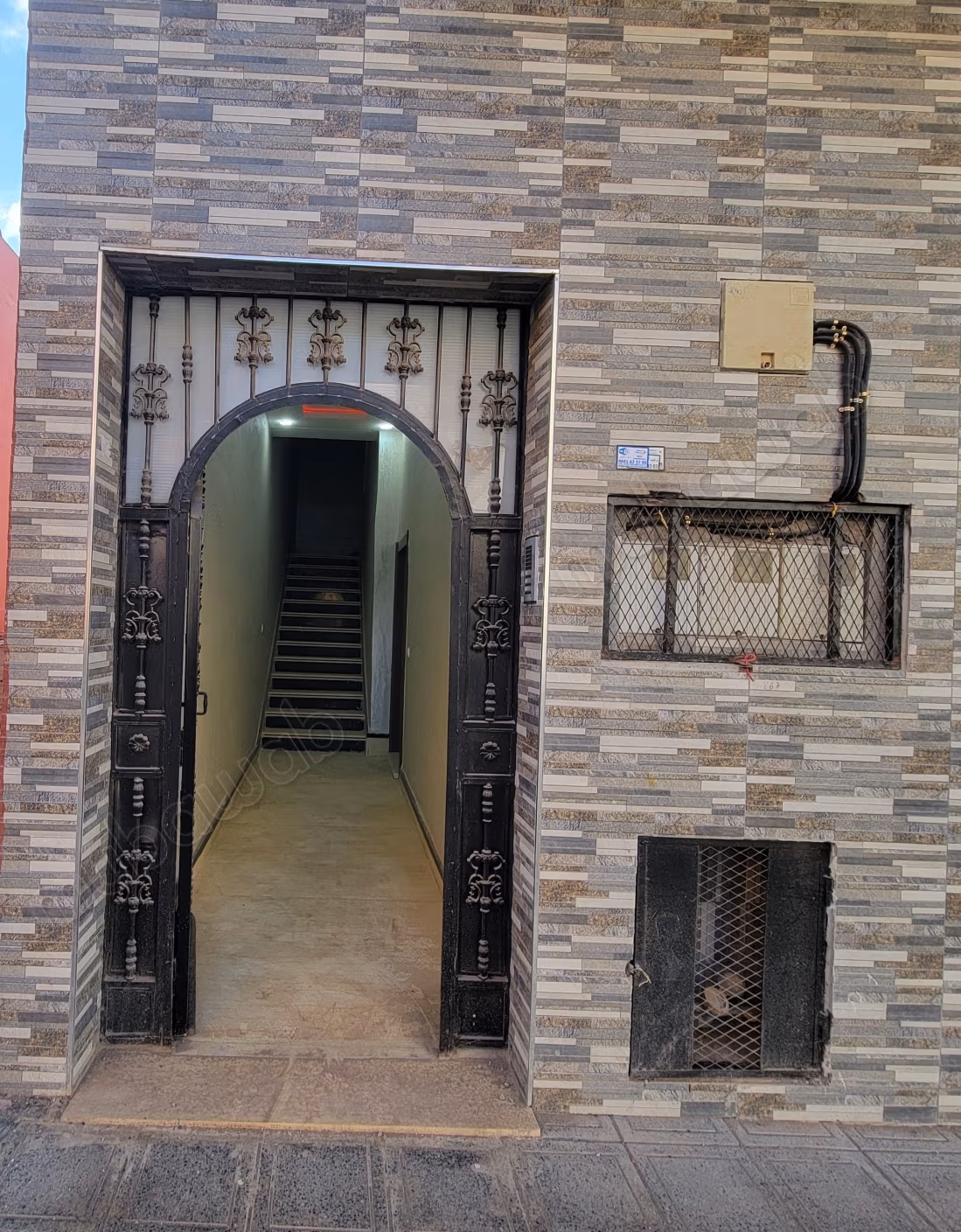 House for sale with deed title very quiet
