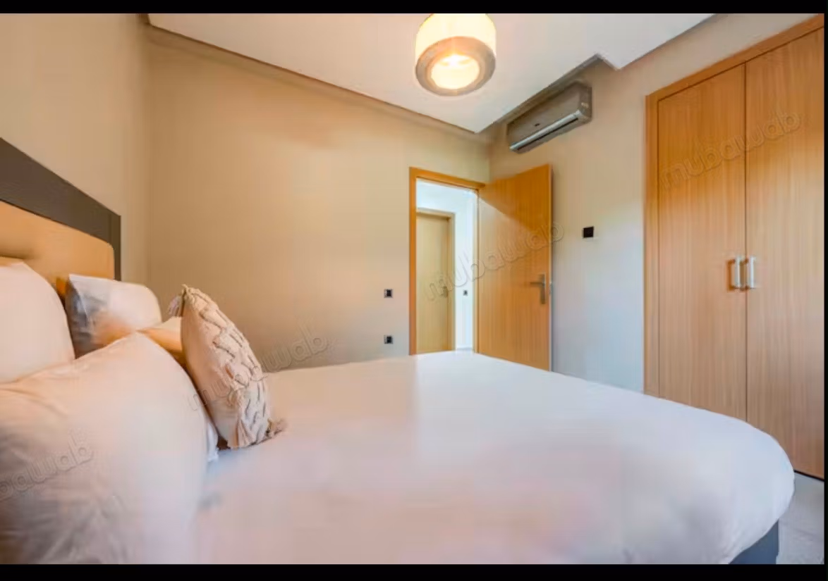  MOUSKESH IMMO – Apartamento en venta en Prestigia Opale, Marrakech

 Apartamento de 3 habitaciones – Completamente amueblado
 Prestigia Opale – Marrakech
 Superficie: 95 m²
️ 3 habitaciones
️ Salón
 Completamente amueblado
 Residencia prestigiosa y segura

 Precio: 2,600,000 DH

 Contacto: 212654230609