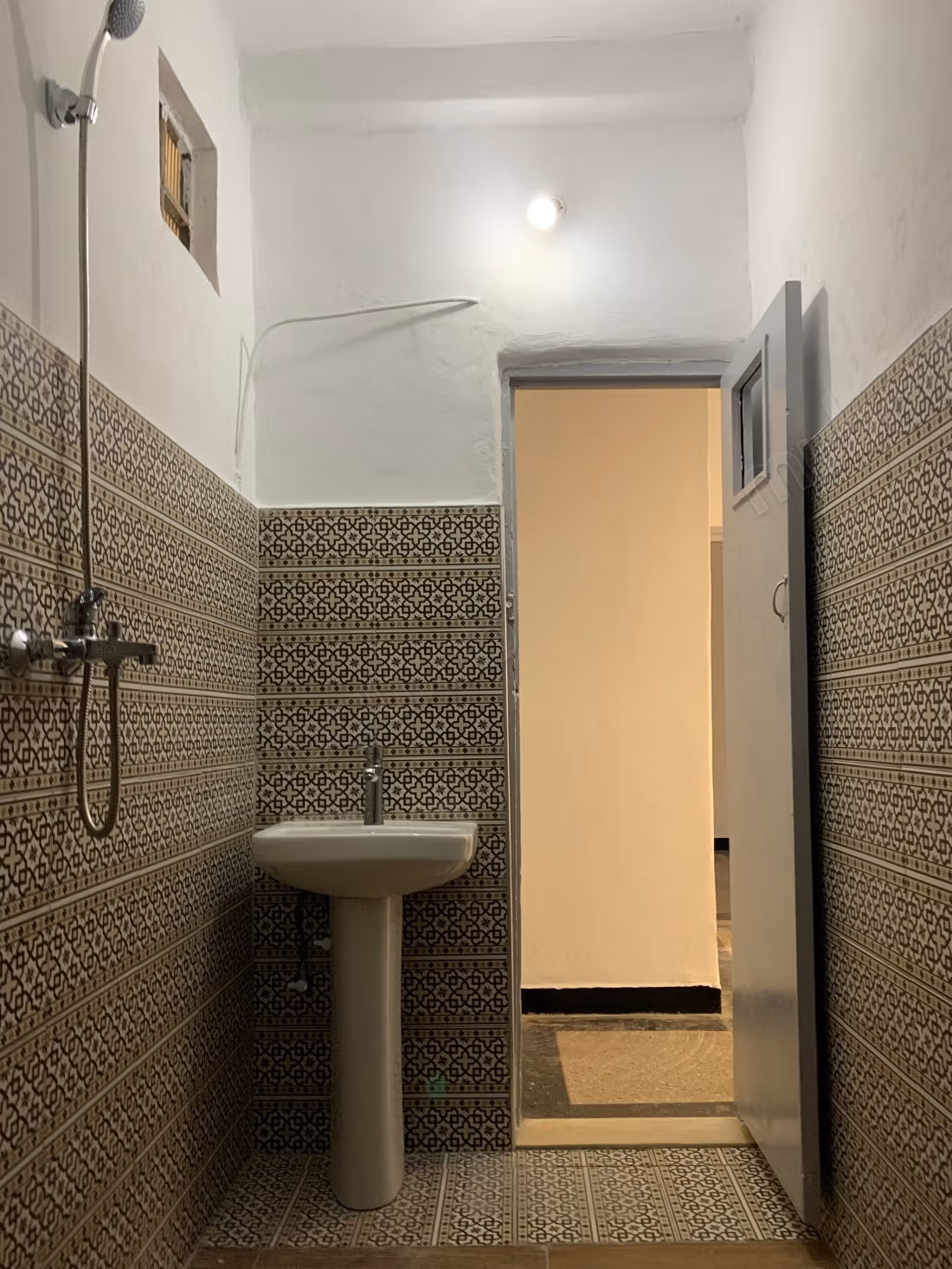 Vend appartement à Hay Sadri.
Surface totale 99 m²