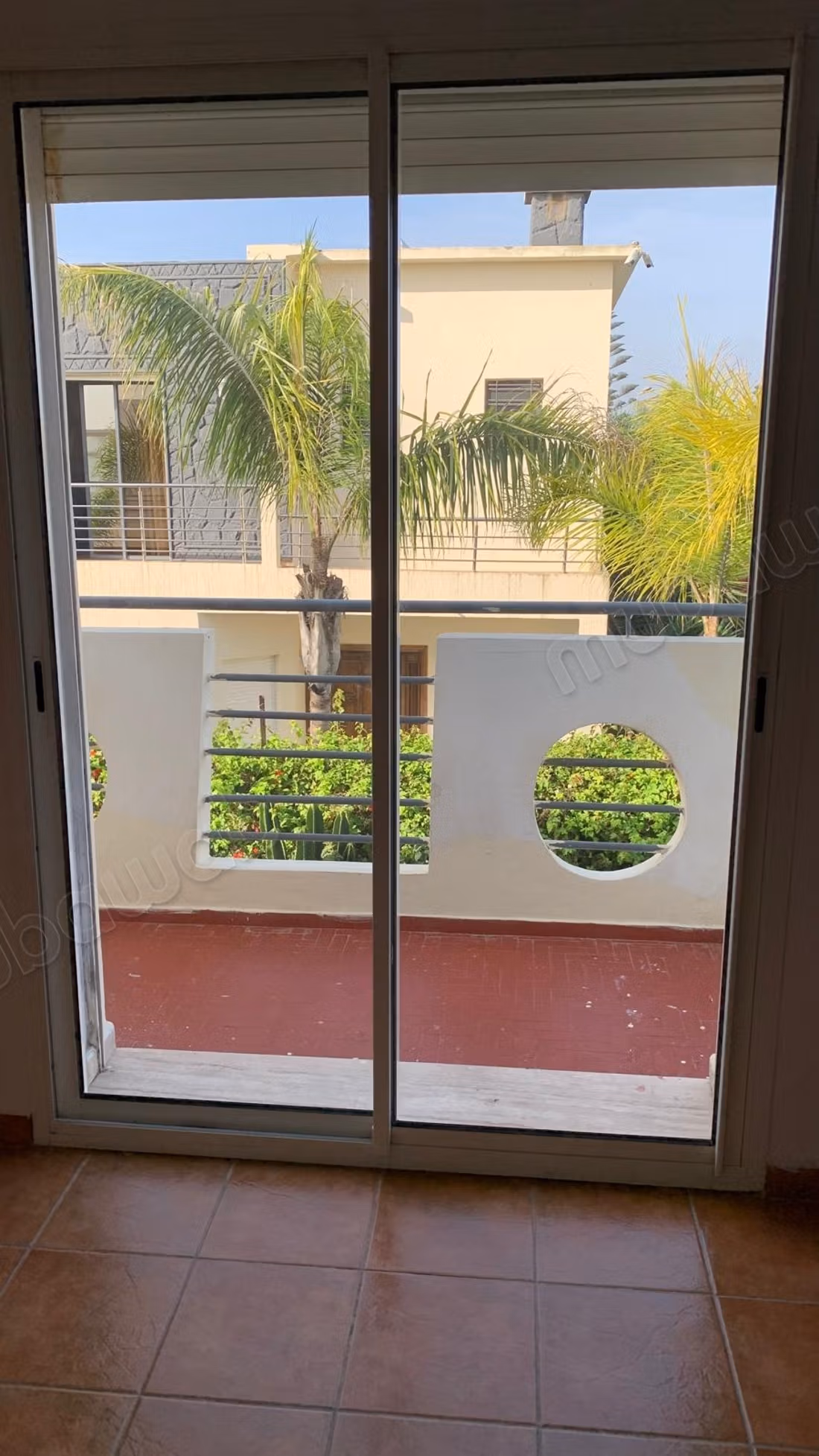 VILLA 685 mètres² avec Piscine, plage 2min à pied