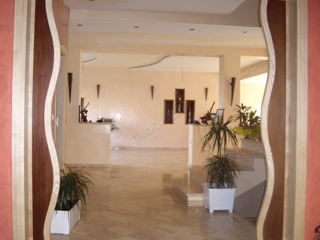 VILLA 685 mètres² avec Piscine, plage 2min à pied