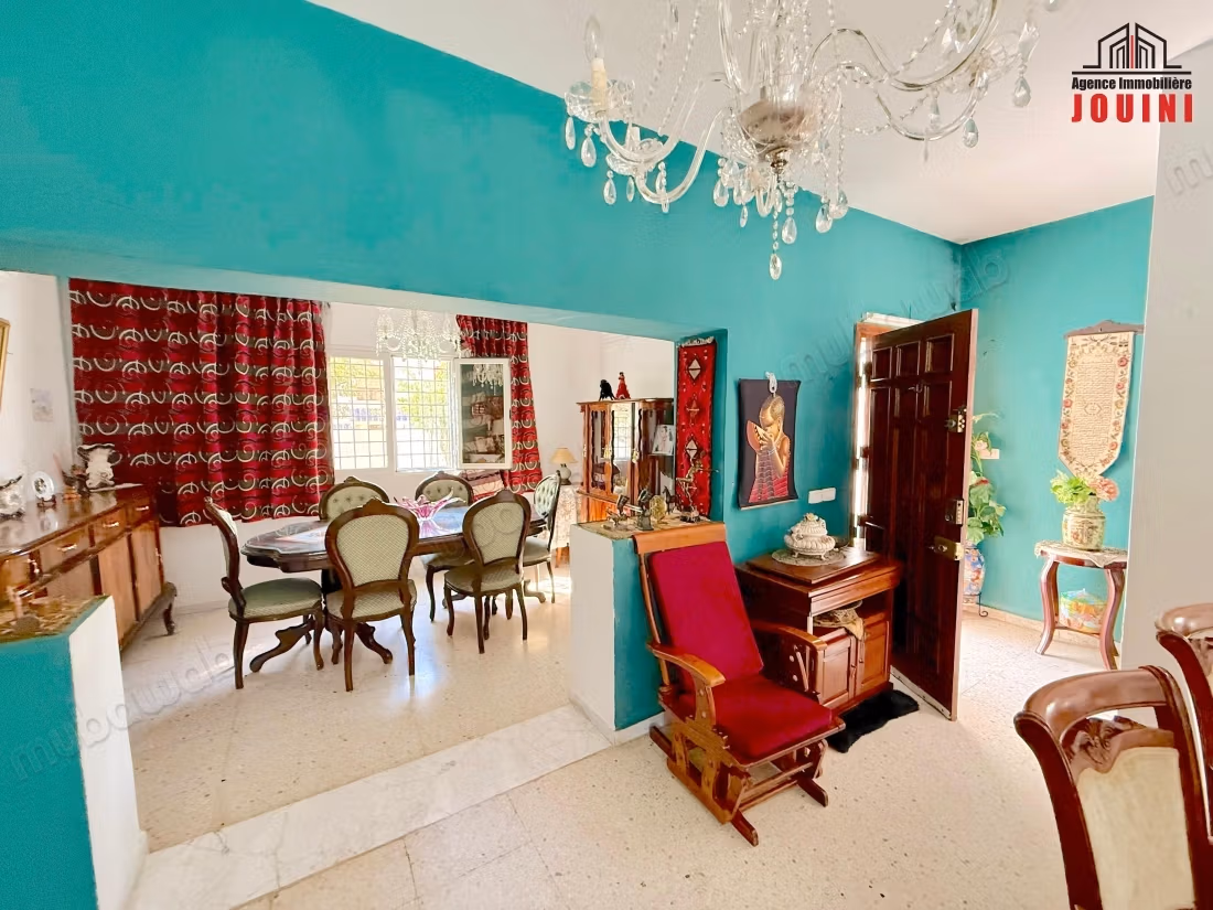 Grande Maison 394 m² à Cité El Ghazela
