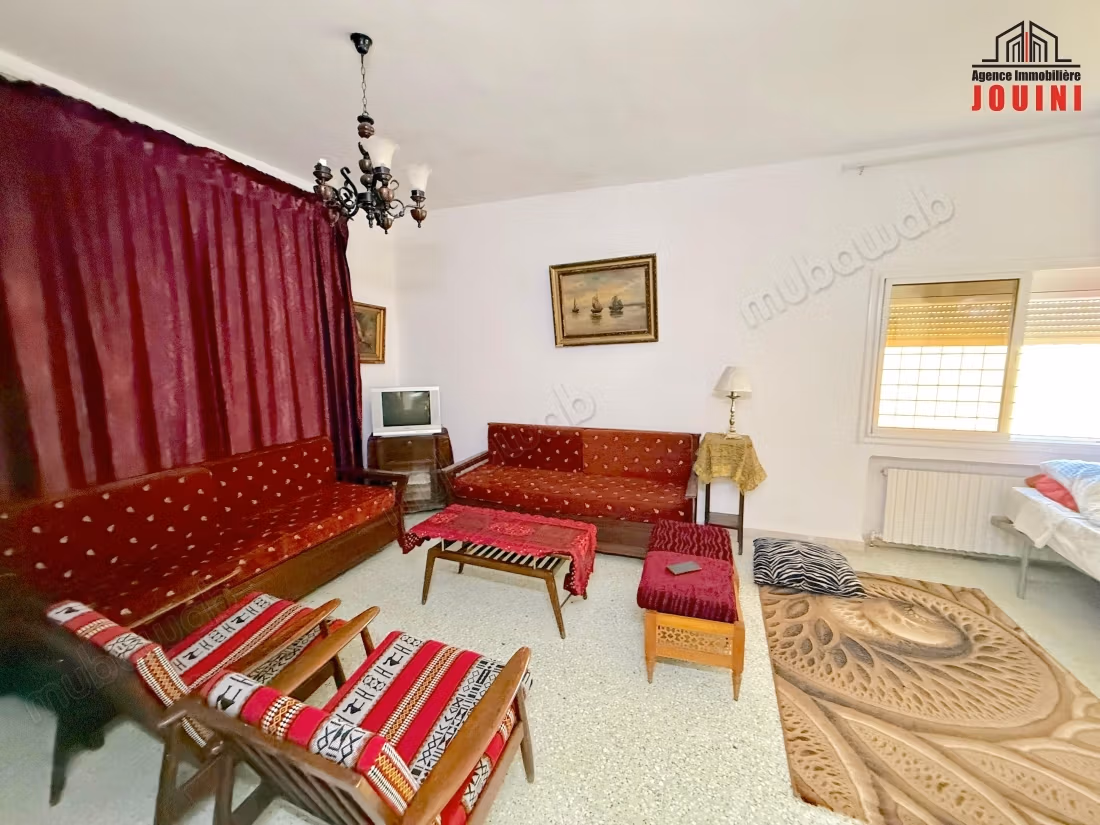 Grande Maison 394 m² à Cité El Ghazela