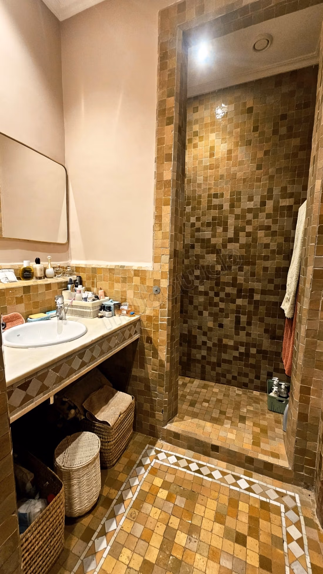 Appartement en vente à Ennakhil Palmeraie.
Superficie 115 m².
Bien meublé