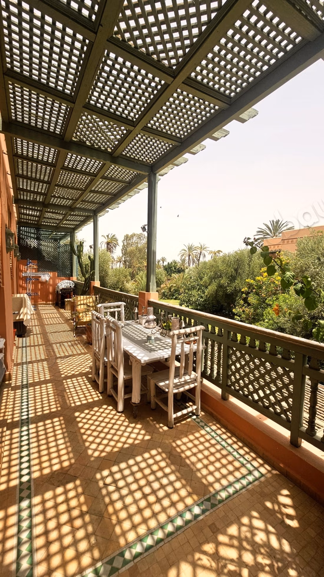 Appartement en vente à Ennakhil Palmeraie.
Superficie 115 m².
Bien meublé