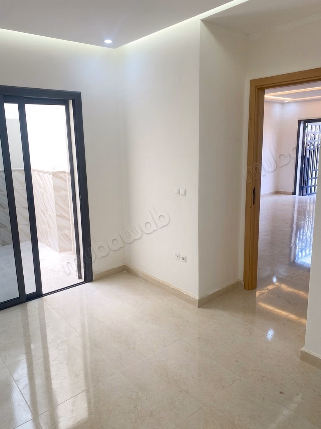 Appartement neuf avec jardin et cour privative