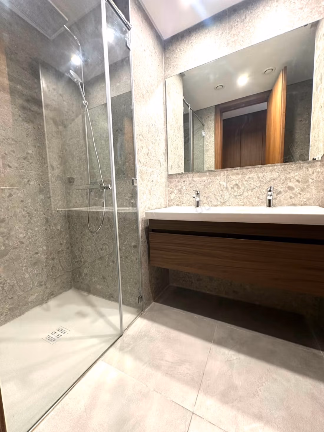 Apartment for rent in Casablanca Finance City. 3 rooms. Elevator and terrace