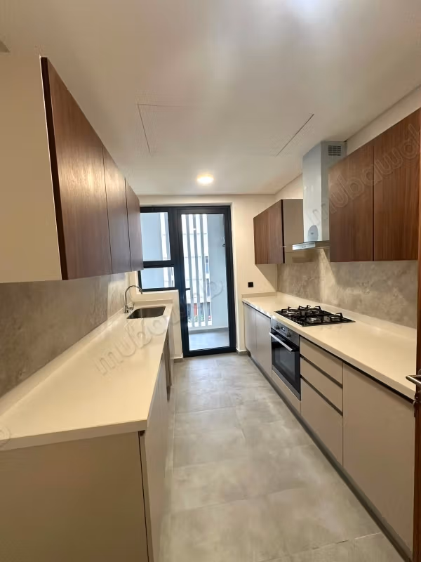 Appartamento in affitto a Casablanca Finance City. 3 camere. Ascensore e terrazza