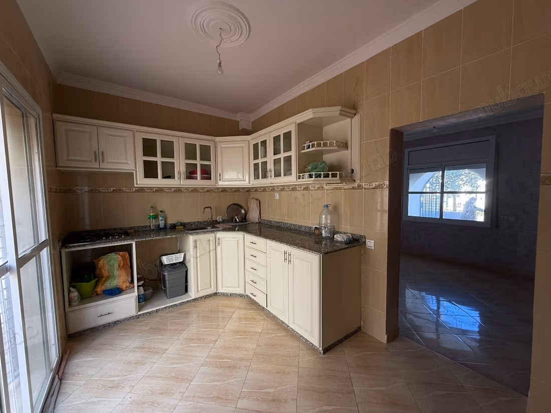 Pequeña casa individual en venta