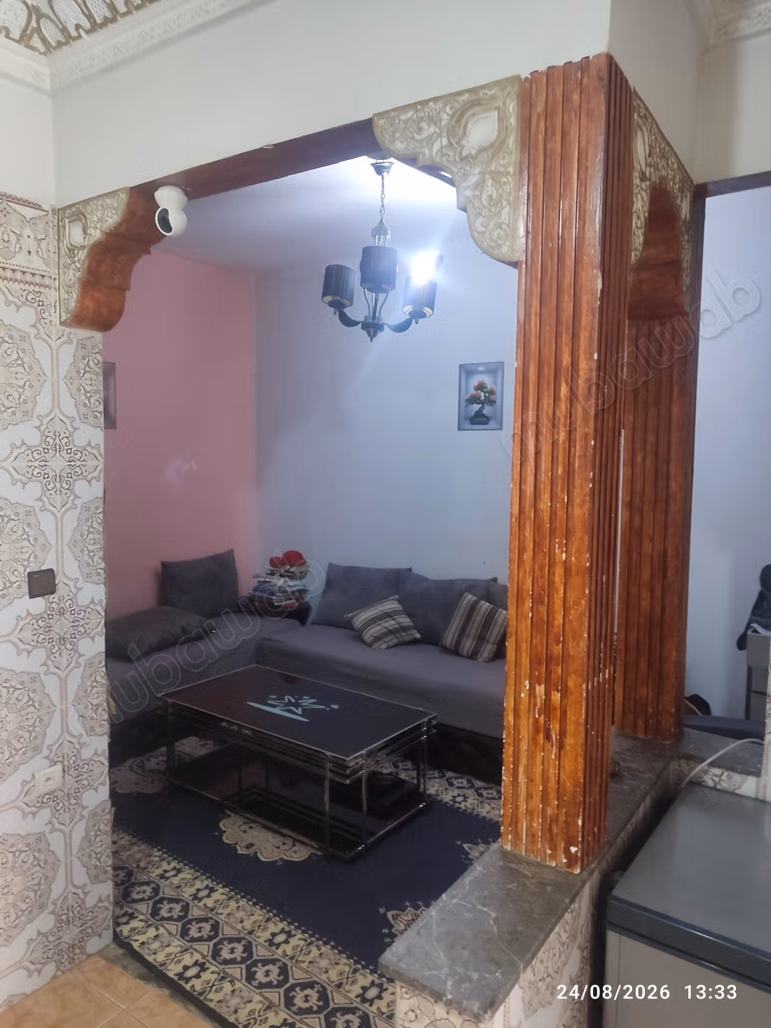 Apartamento en venta en el barrio Riyad en Bouznika. 3 habitaciones, 1 salón, 1 garaje, 1 baño. Dos fachadas expuestas al sol todo el día.