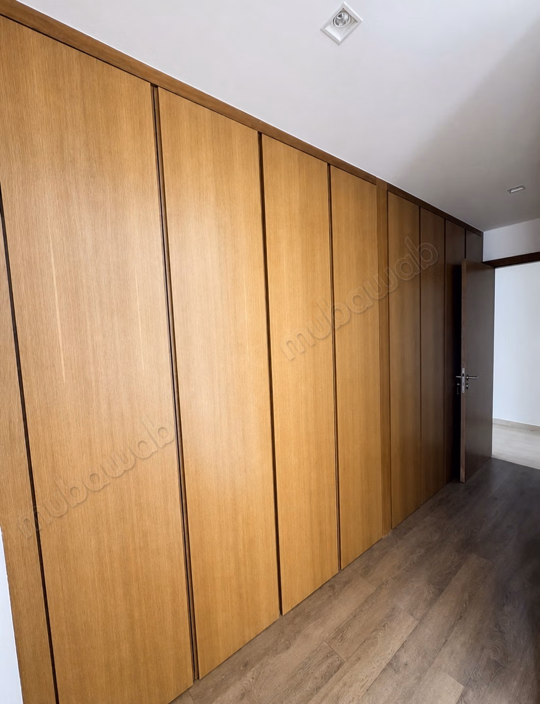 Location appart vide 200m² 3 chambres,
cfc