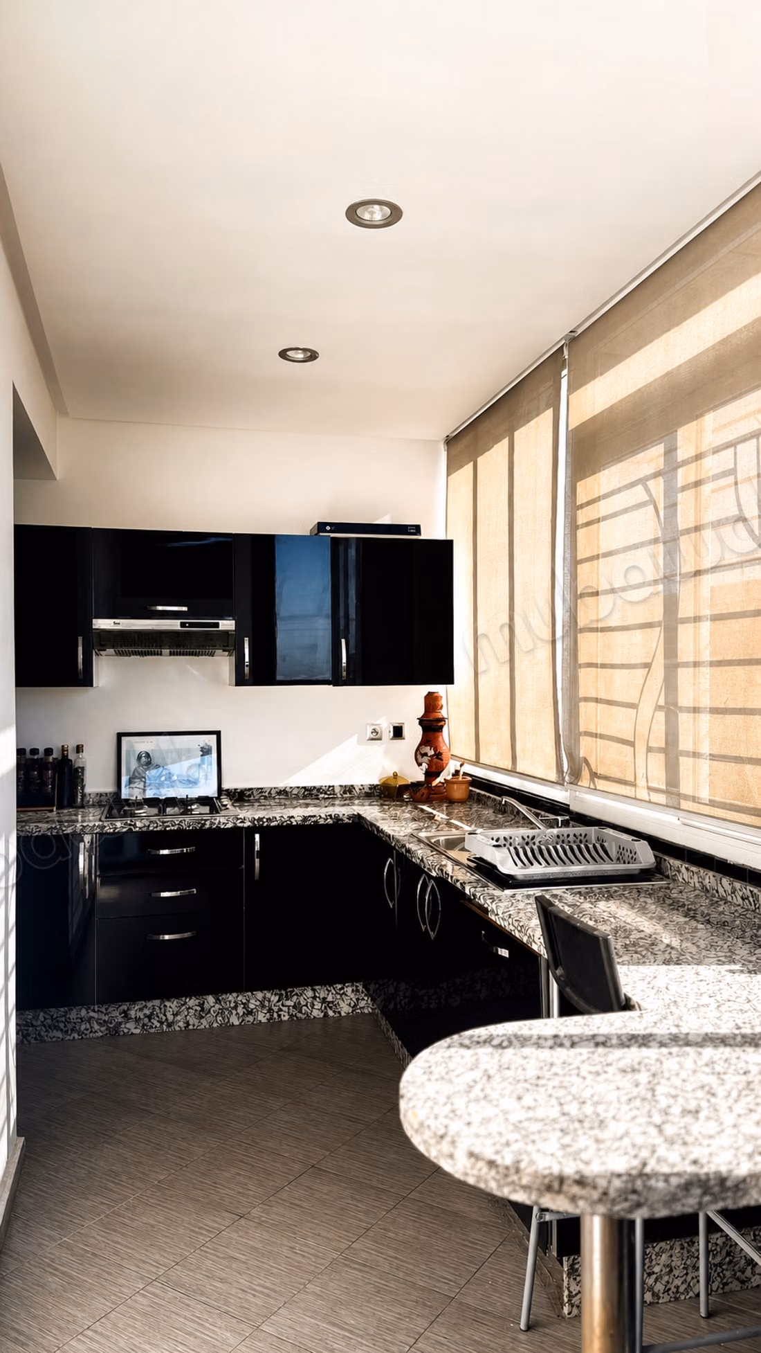 Superbo appartamento arredato 2 camere terrazza a Maarif Extension