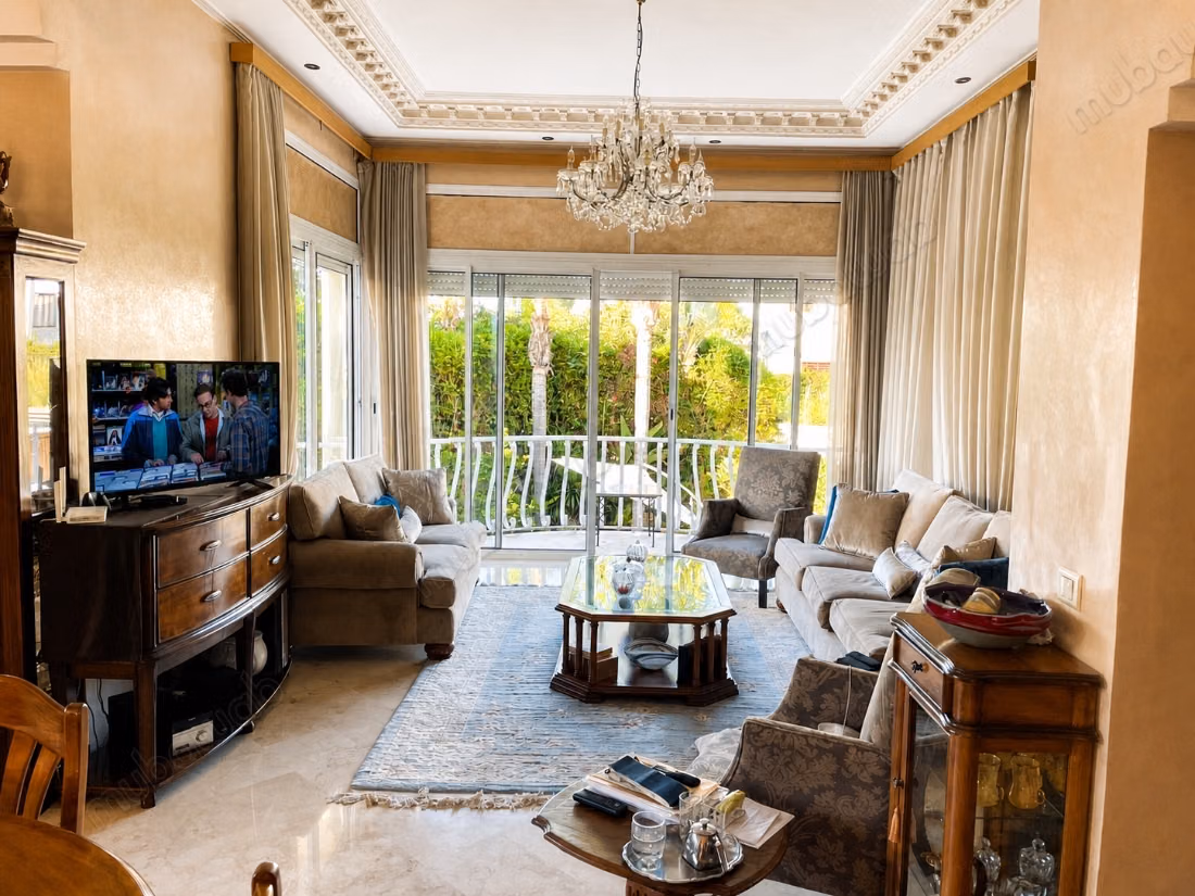 À louer, villa r2 de prestige vide avec piscine sauna
