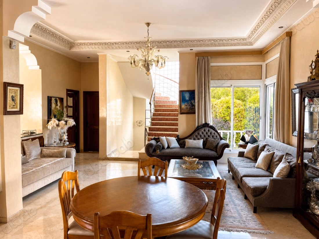 À louer, villa r2 de prestige vide avec piscine sauna