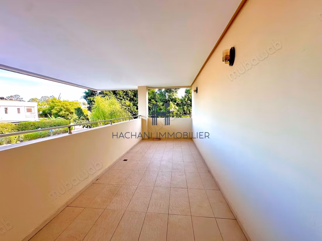 Semi-detached villa for rent in Ville Verte 4 bedrooms pool