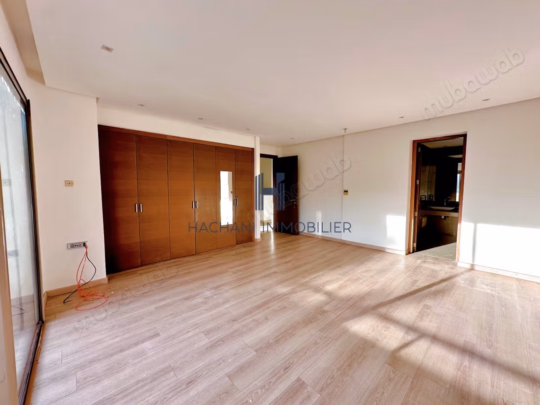 Semi-detached villa for rent in Ville Verte 4 bedrooms pool