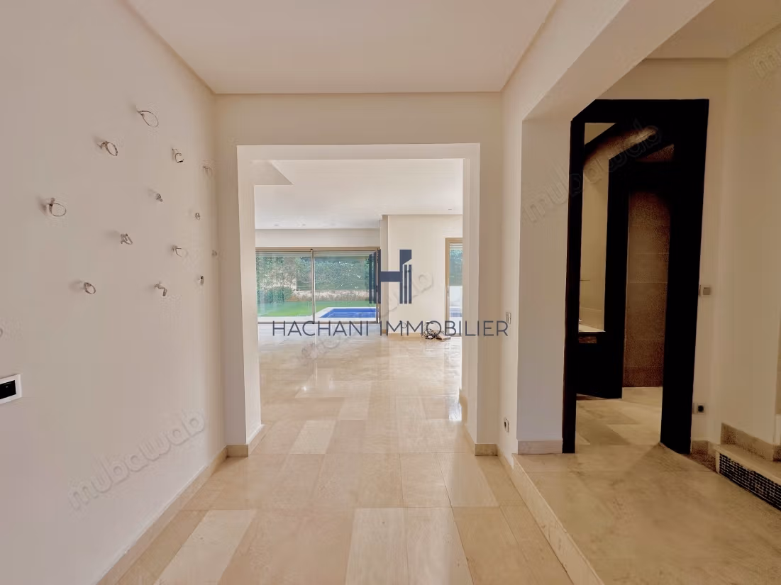 Semi-detached villa for rent in Ville Verte 4 bedrooms pool