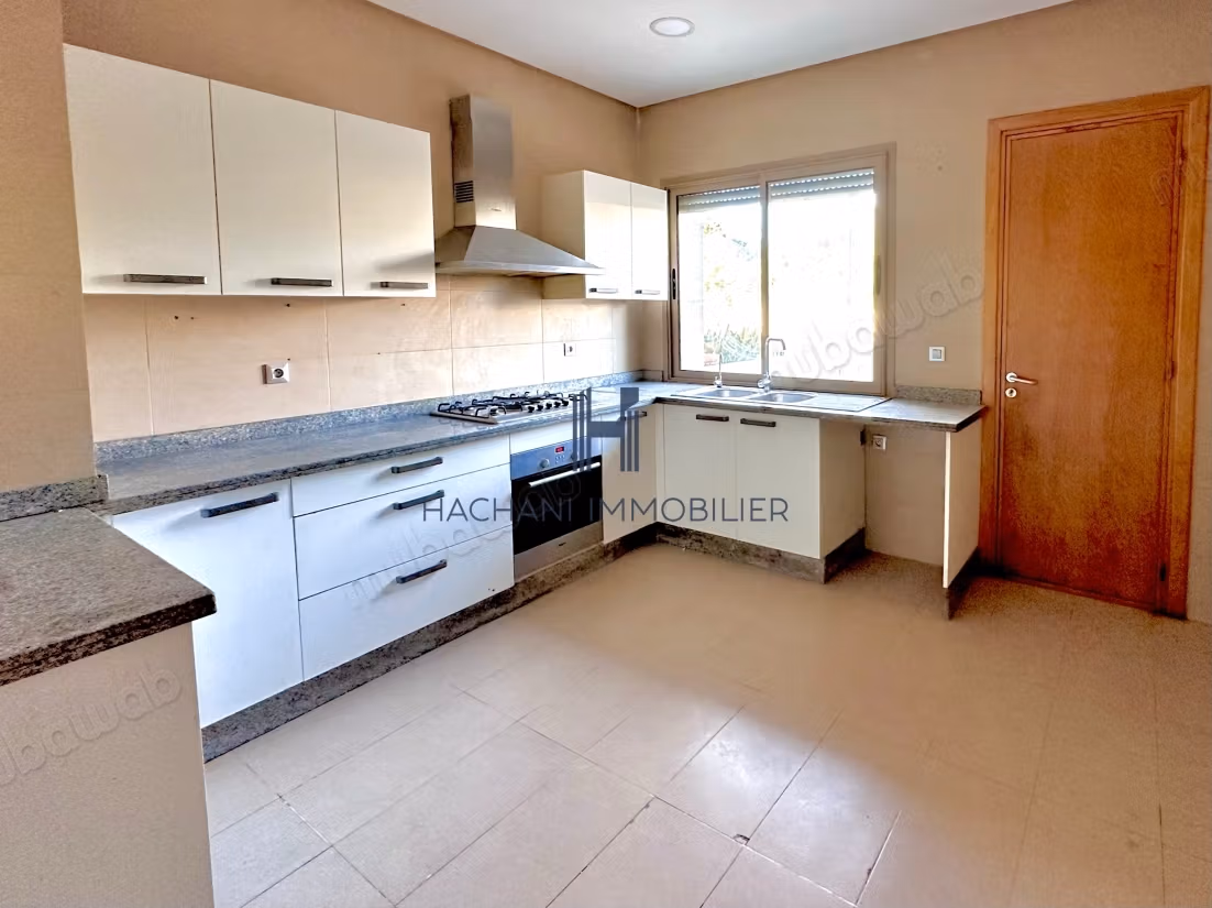 Semi-detached villa for rent in Ville Verte 4 bedrooms pool