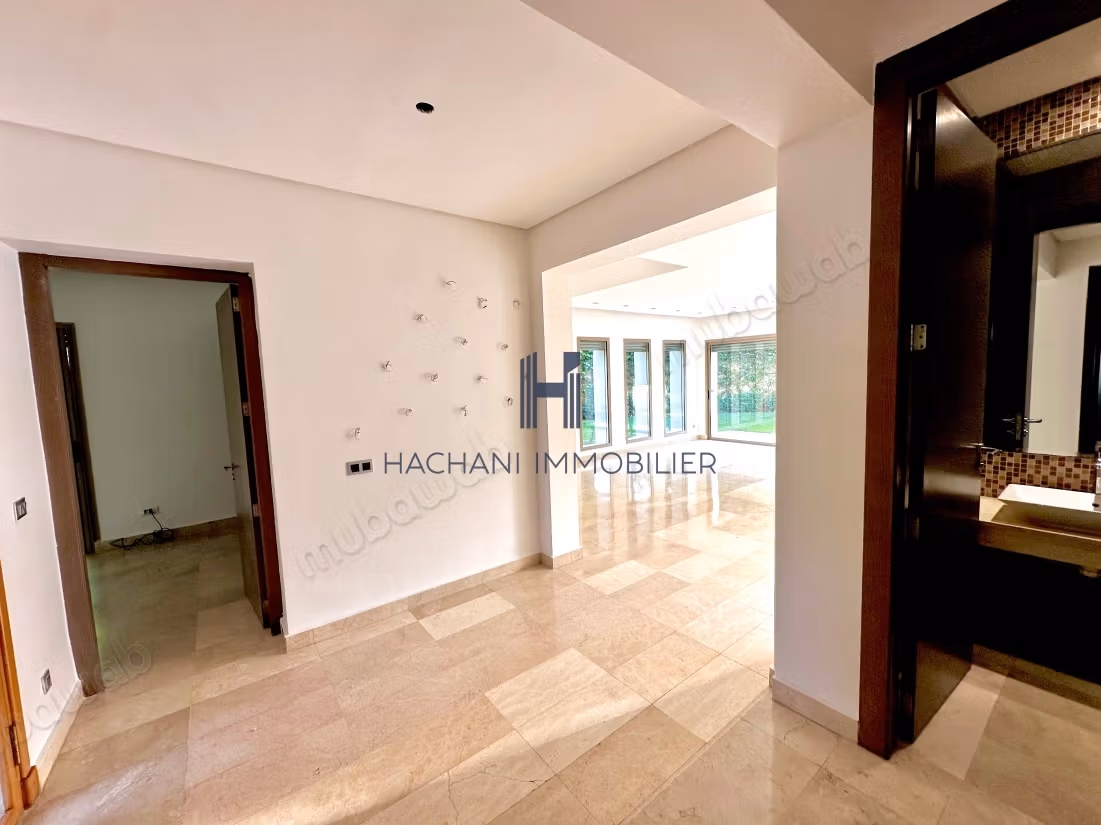 Semi-detached villa for rent in Ville Verte 4 bedrooms pool