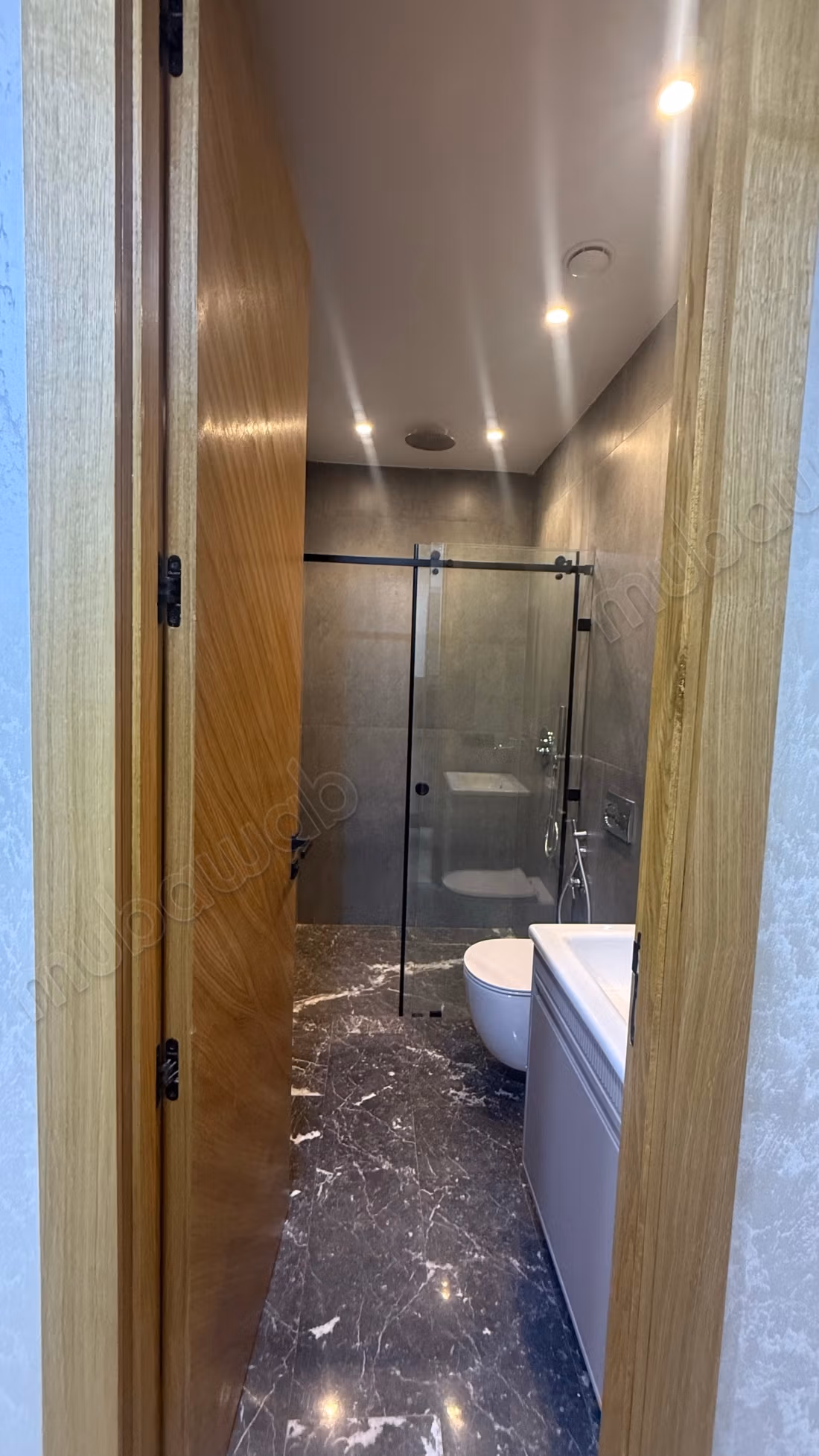 Luxe studio te huur met zwembad en parkeren