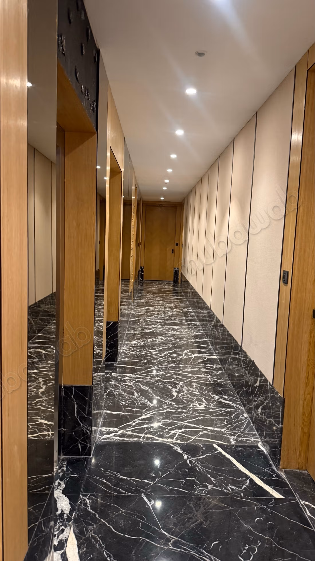 Luxe studio te huur met zwembad en parkeren