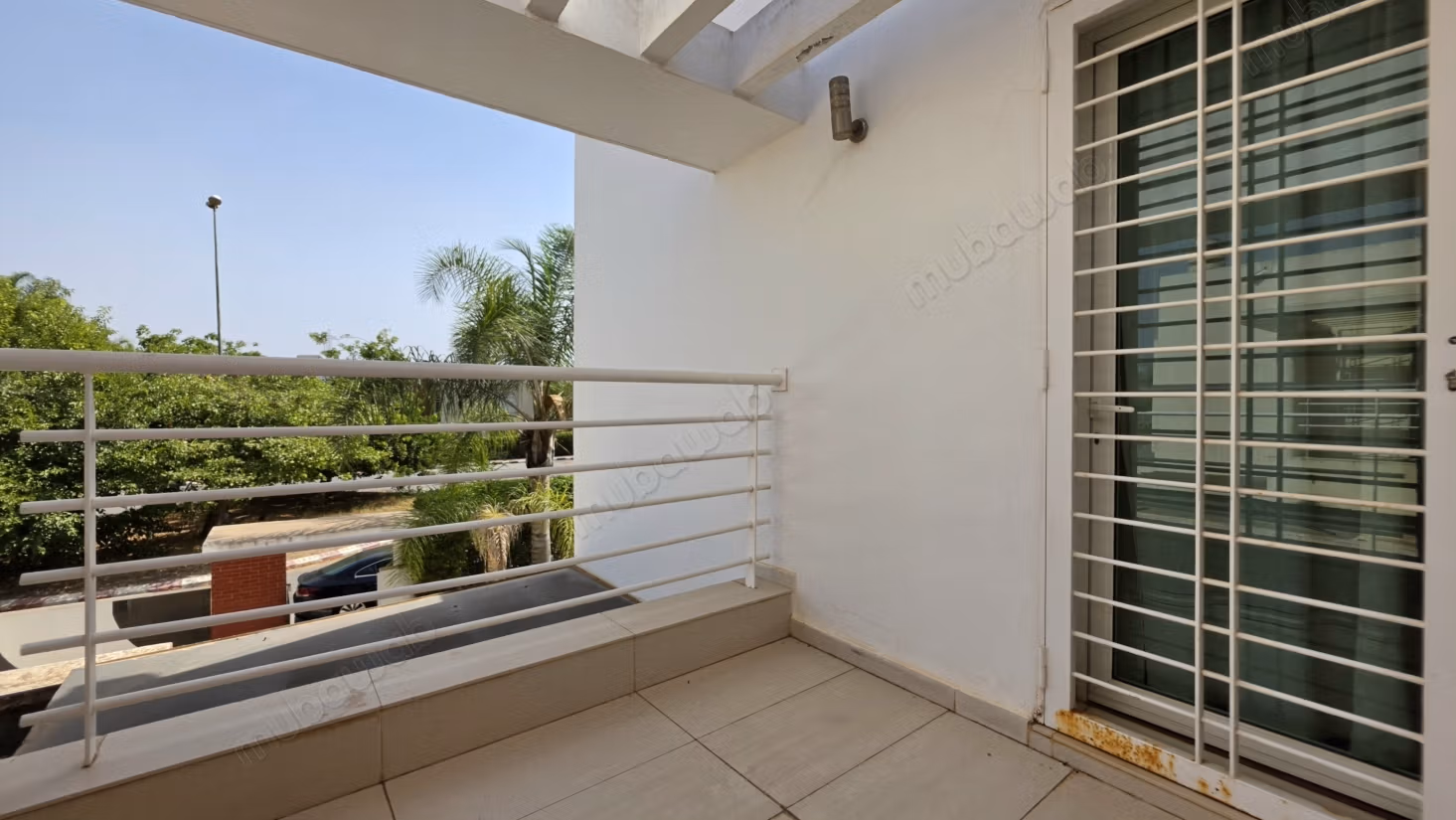 Afgeschermde villa met zwembad te koop - El Menzeh