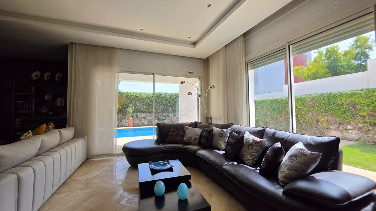 Afgeschermde villa met zwembad te koop - El Menzeh