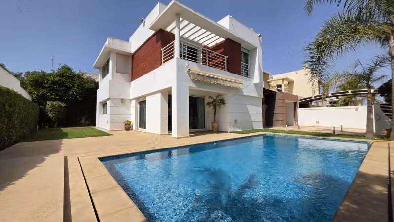 Afgeschermde villa met zwembad te koop - El Menzeh
