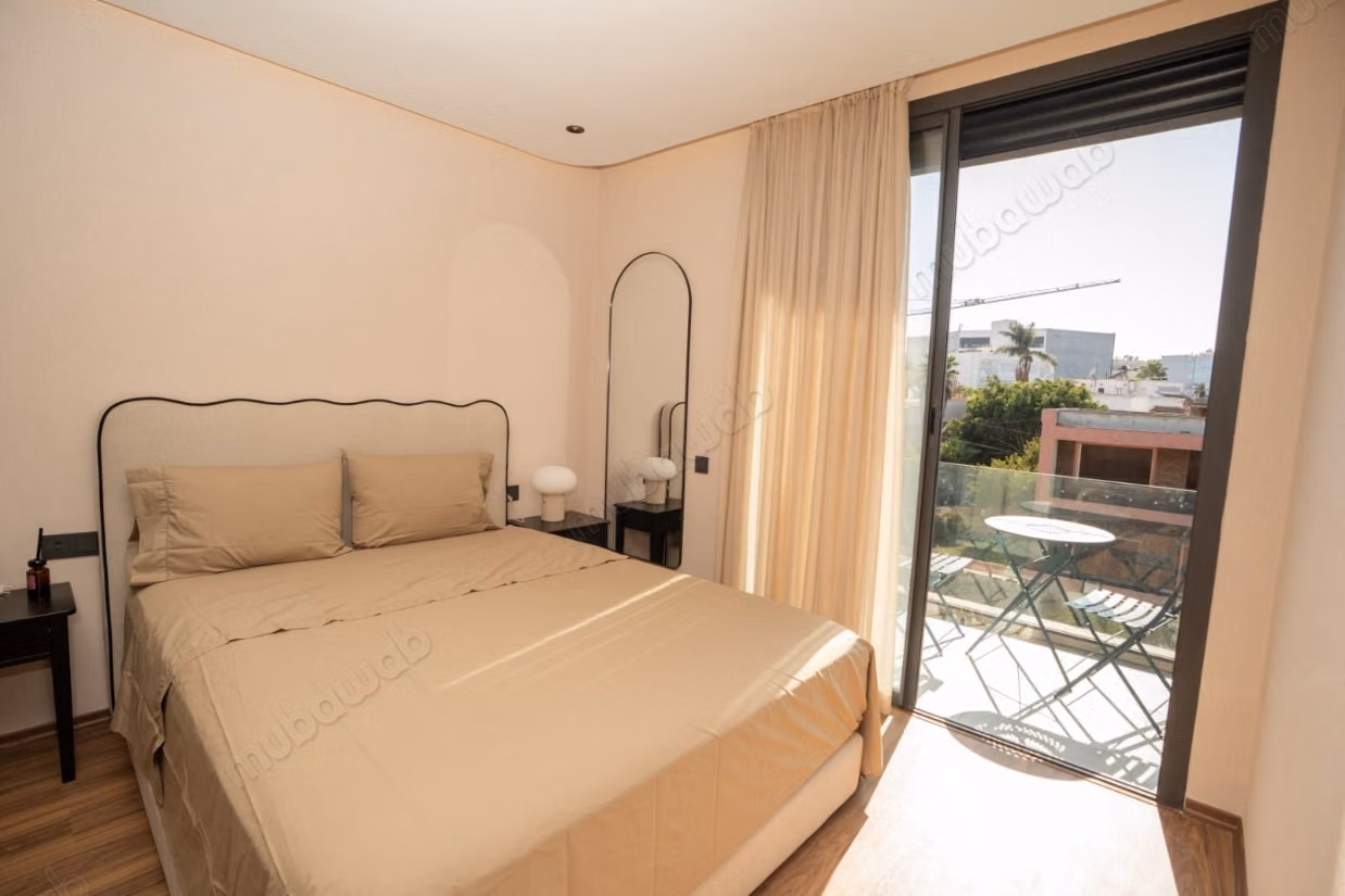 Studio meublé neuf, 55 m², terrasse, riviera 