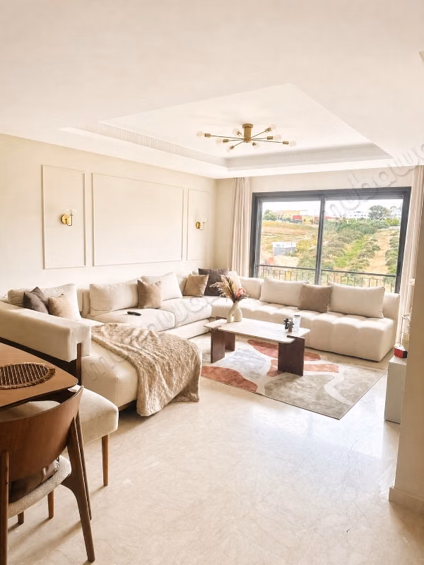 Furnished 2-bedroom apartment - California