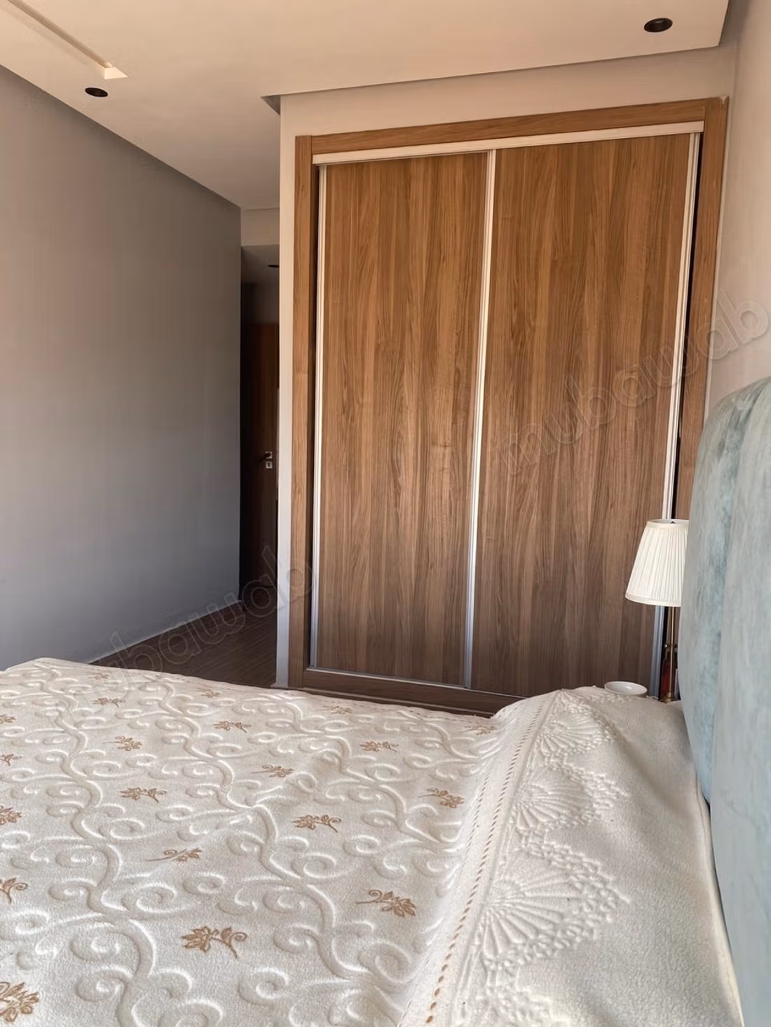 Bel appartement à vendre à Ain Sebaa. 2 belles pièces. Meublé