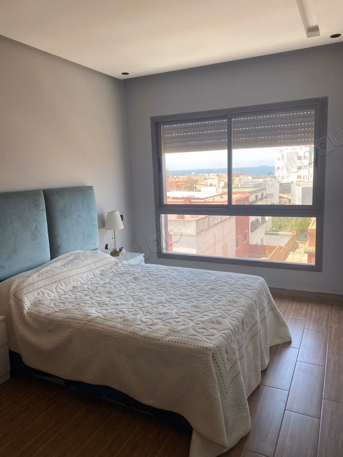 Bel appartement à vendre à Ain Sebaa. 2 belles pièces. Meublé