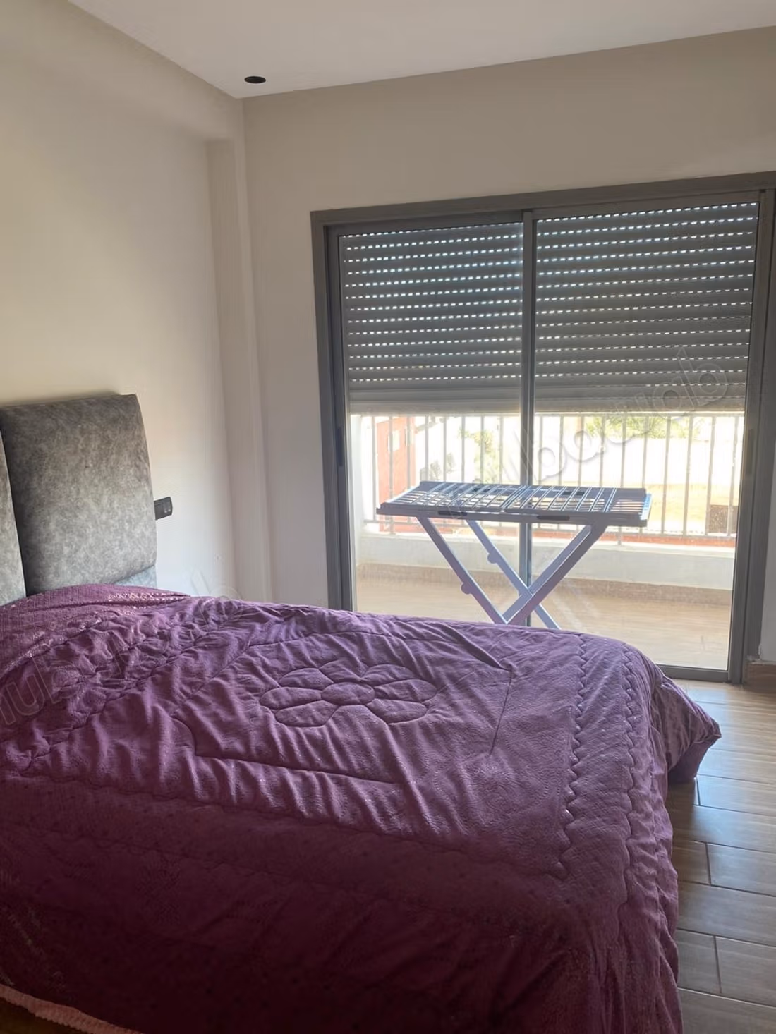 Bel appartement à vendre à Ain Sebaa. 2 belles pièces. Meublé